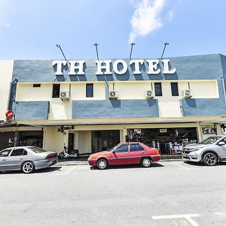 Oyo 90445 Th Hotel Bahau Ngoại thất bức ảnh