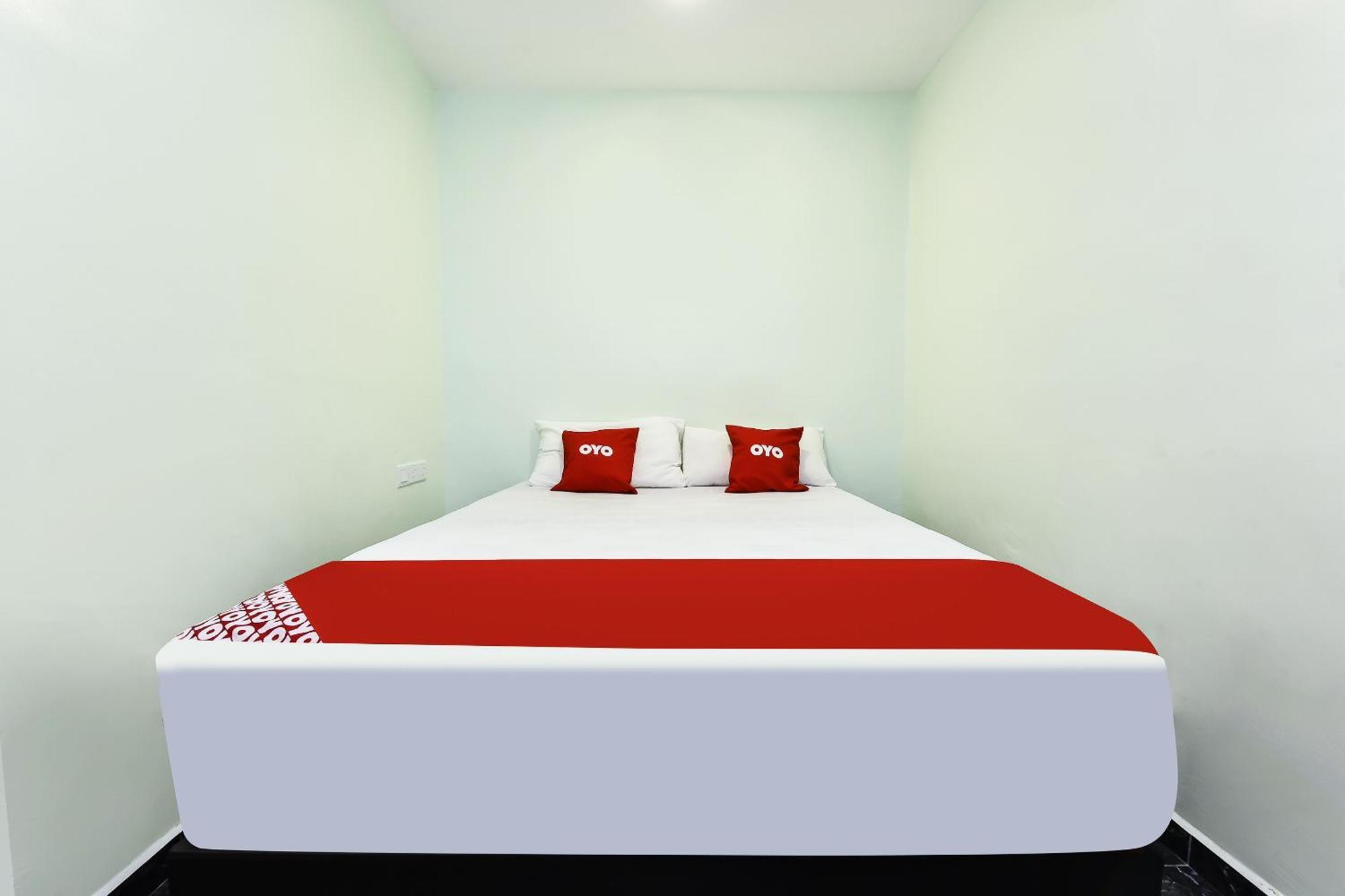 Oyo 90445 Th Hotel Bahau Ngoại thất bức ảnh